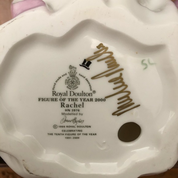 Royal Doulton Figurine - Picture 6 of 6